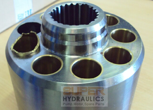 Piston Bush Taken Out_Poor Quality Linde Replacement HPR160 Barrel