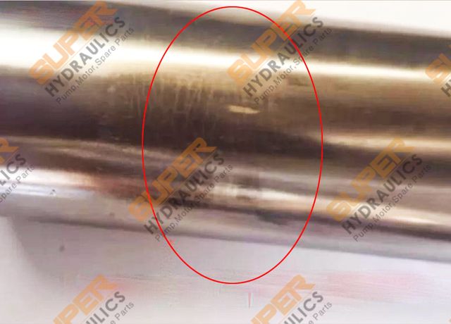 wear marks on the A4VG250 piston rod surface